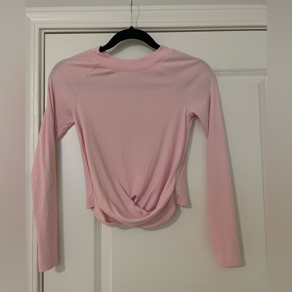 EUC Pink cropped long sleeve ribbed top